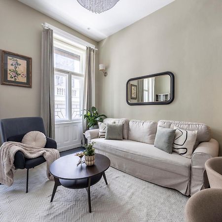 Charming Art Deco Style Apartment In The Heart Of Budapest Ngoại thất bức ảnh