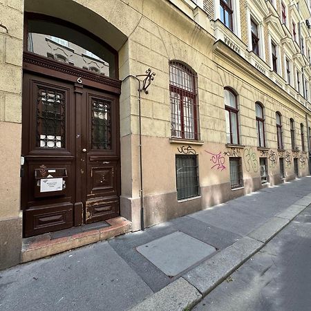 Charming Art Deco Style Apartment In The Heart Of Budapest Ngoại thất bức ảnh