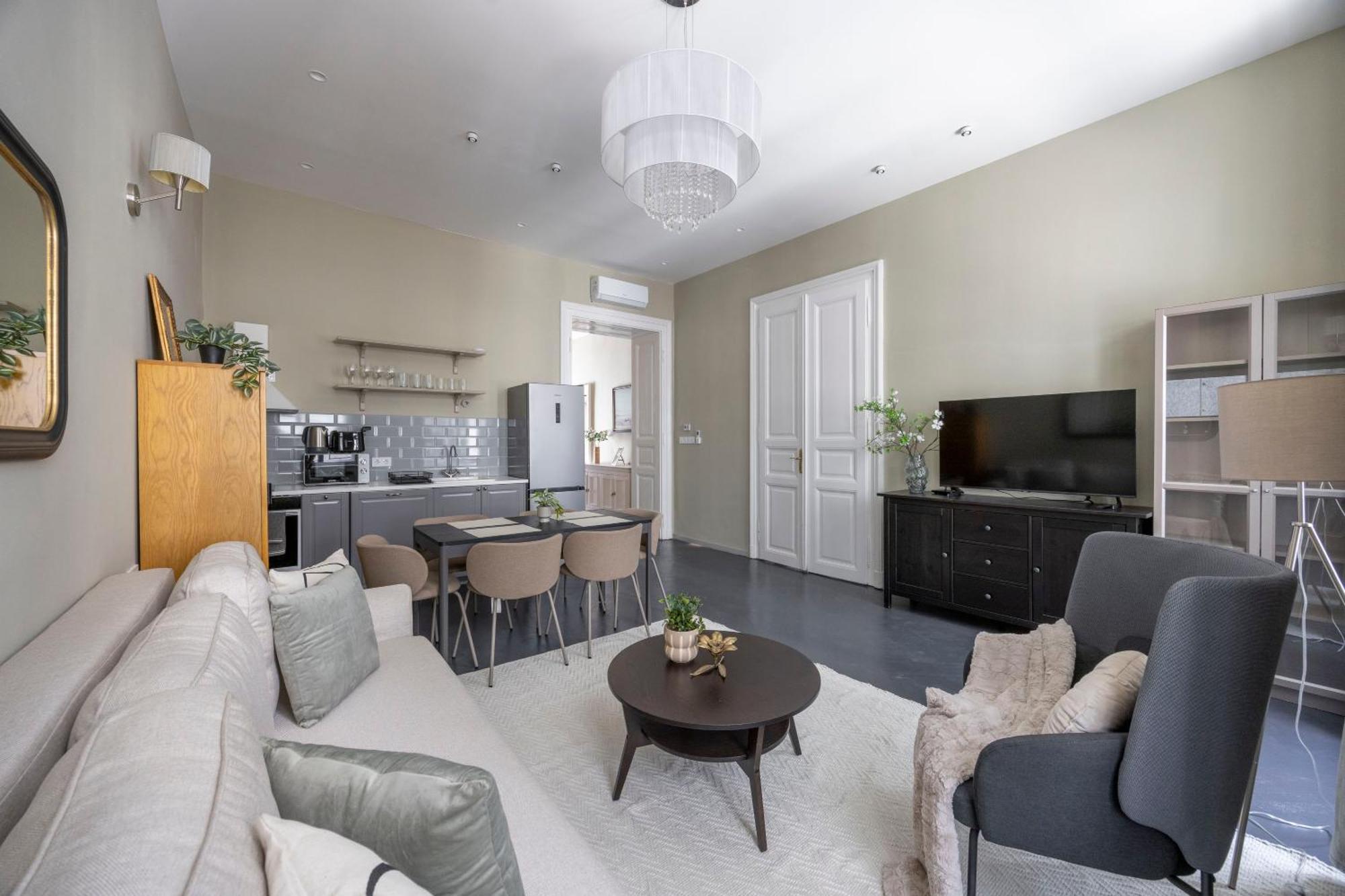 Charming Art Deco Style Apartment In The Heart Of Budapest Ngoại thất bức ảnh